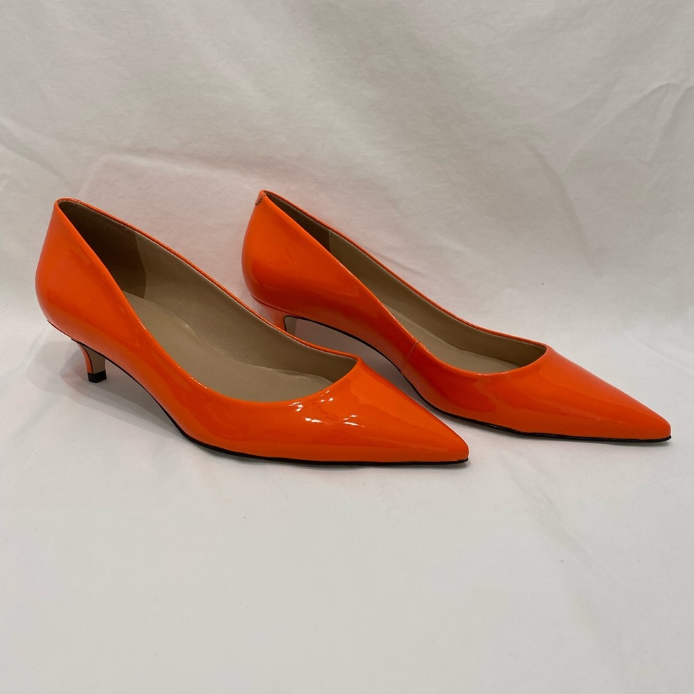 Massimo Matteo Pointy Toe Kitten Heel. Orange Patent. Size 7. NWOT